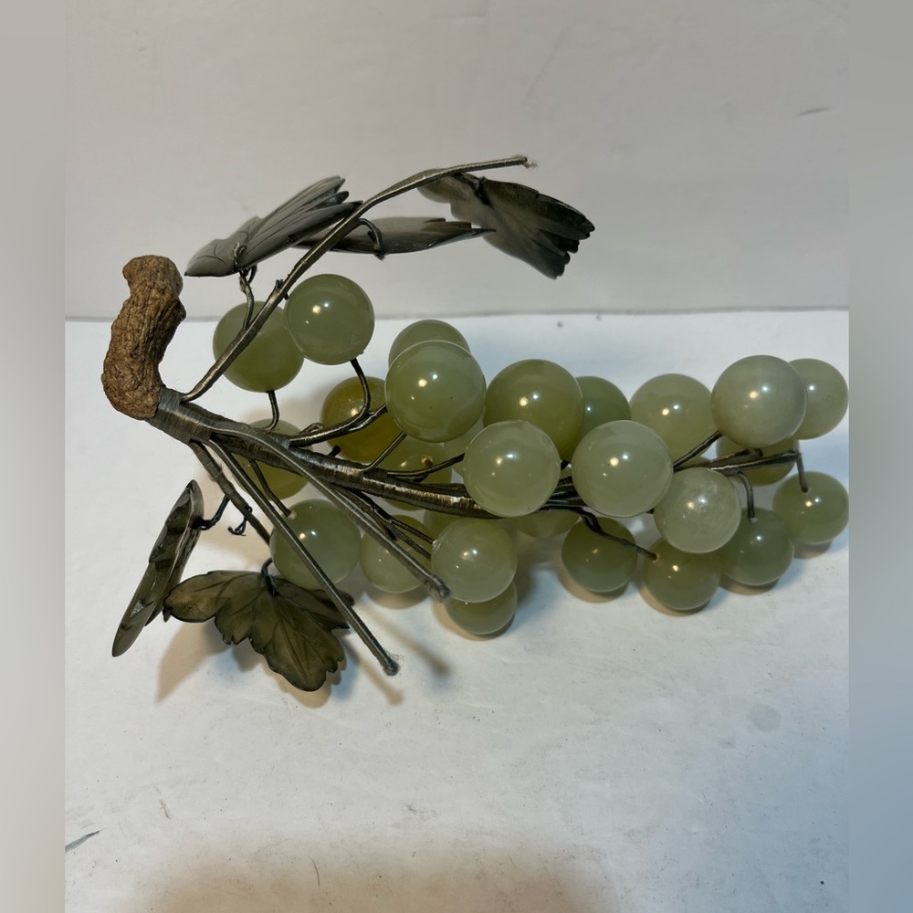 MCM Carved Polished Stone Green Grape Cluster w/ Jade Leaves - Picture 6 of 6